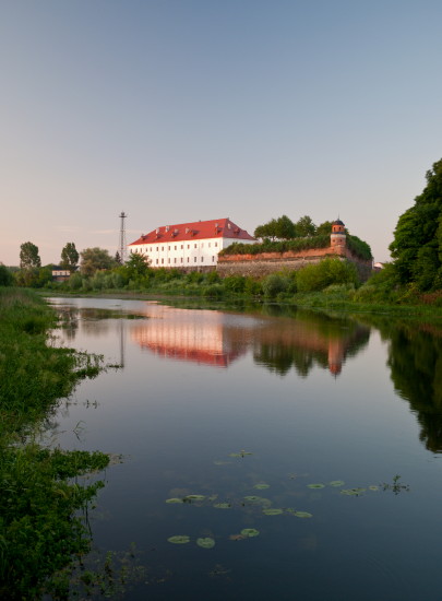 Image - The Dubno castle seen from the Ikva River.
